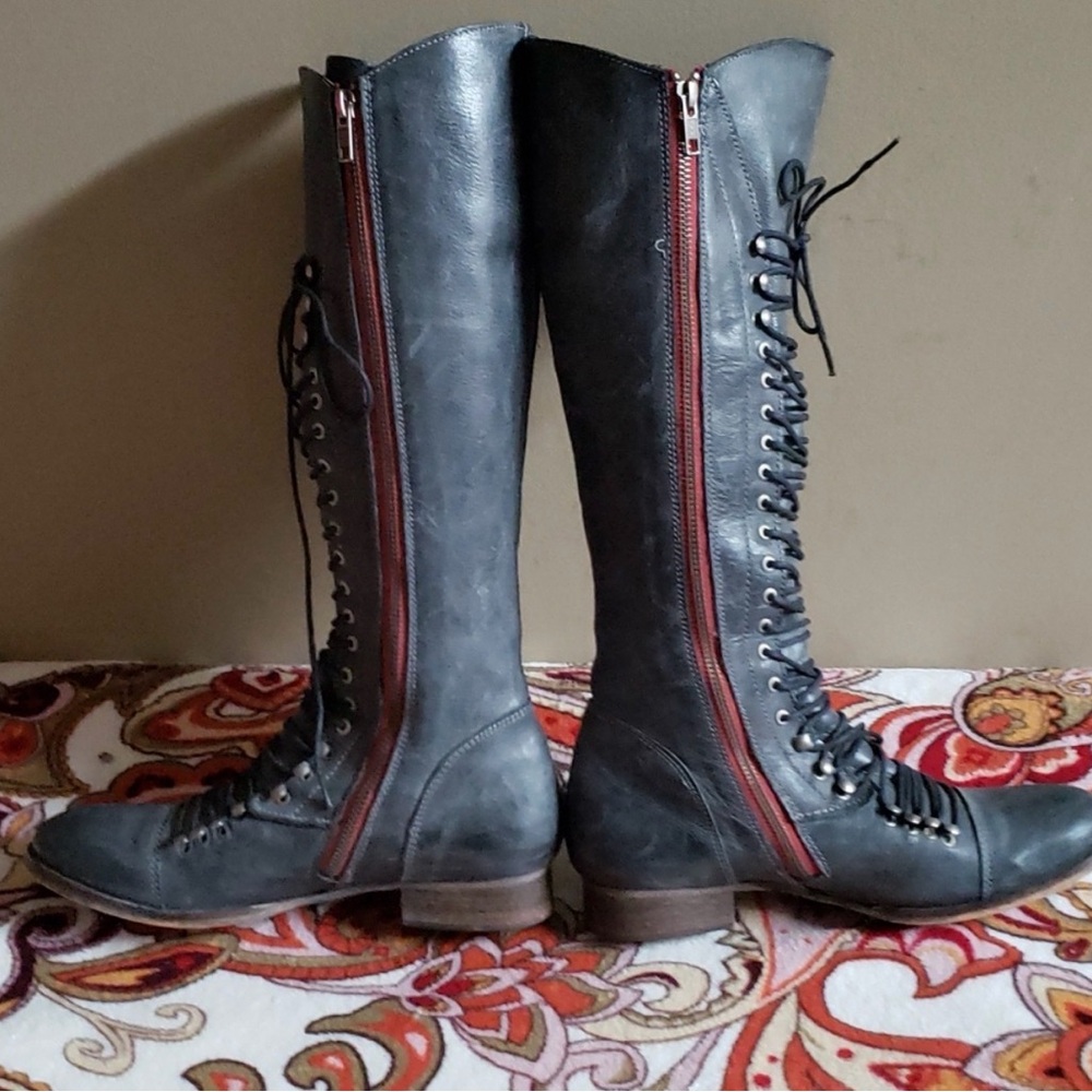 Steve Madden Roman Boot 9 - Picture 3 of 3